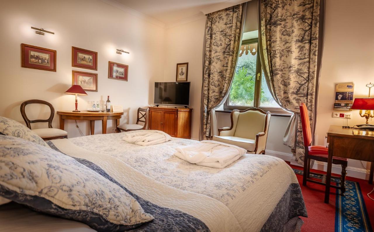 Hotel Grodek Krasków Εξωτερικό φωτογραφία A room at the hotel
