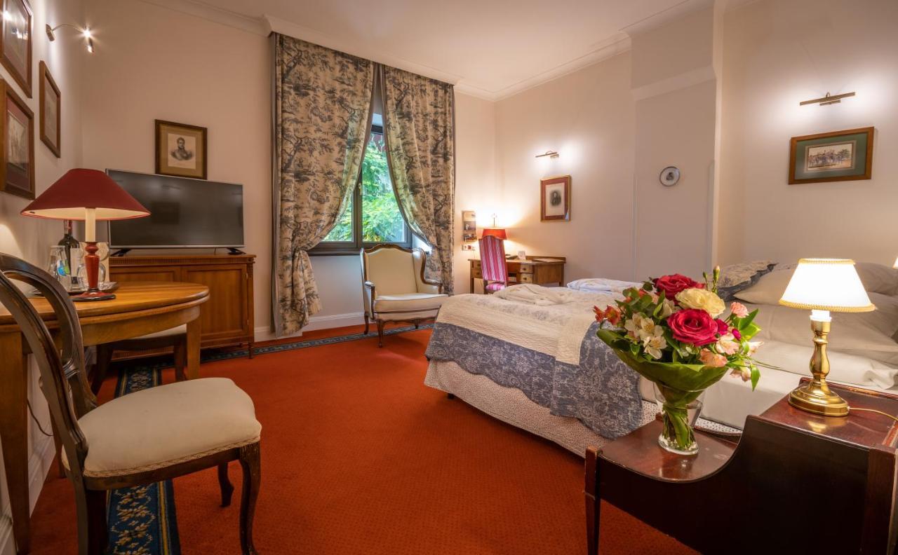 Hotel Grodek Krasków Εξωτερικό φωτογραφία A room at the hotel