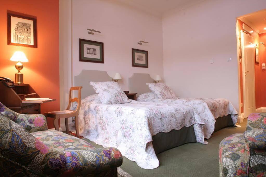 Hotel Grodek Krasków Εξωτερικό φωτογραφία A room at the hotel
