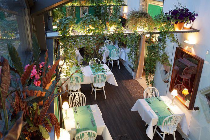 Hotel Grodek Krasków Εξωτερικό φωτογραφία Restaurant in the hotel
