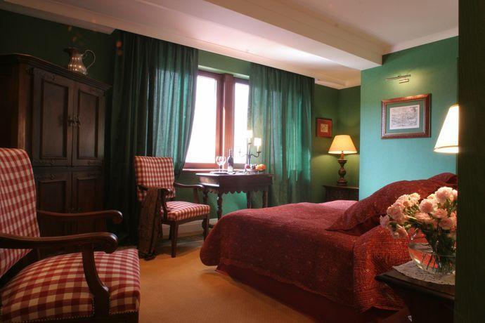 Hotel Grodek Krasków Εξωτερικό φωτογραφία A room at the hotel