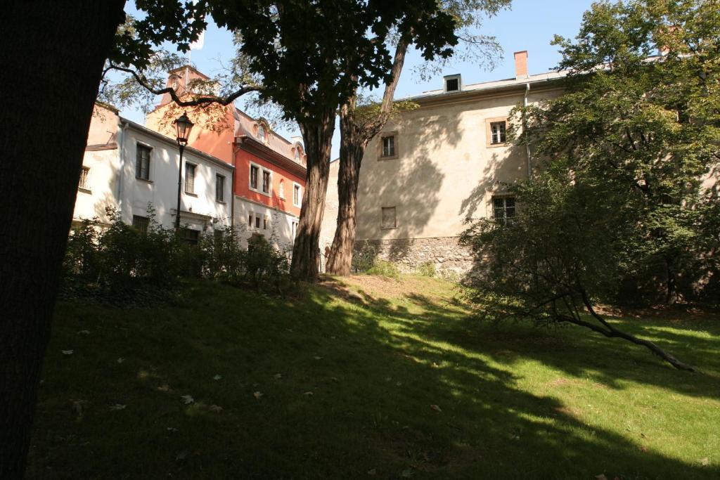 Hotel Grodek Krasków Εξωτερικό φωτογραφία The castle of the ducal family of Saxe-Coburg and Gotha