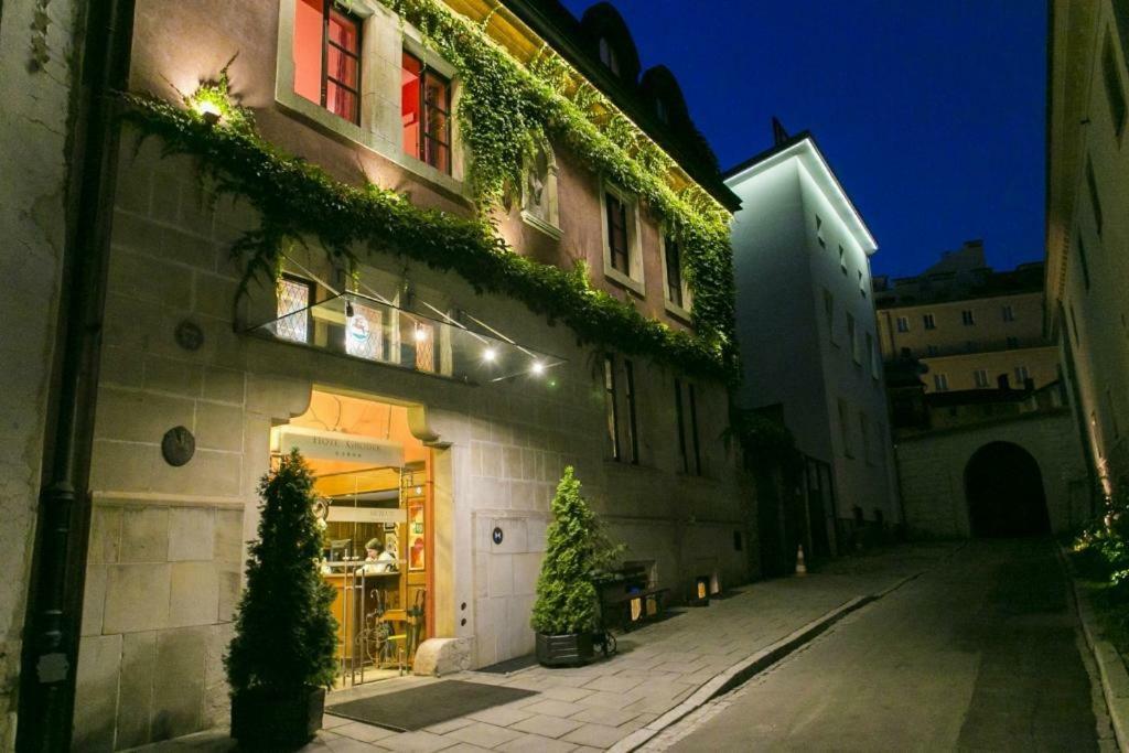 Hotel Grodek Krasków Εξωτερικό φωτογραφία The entrance to the restaurant