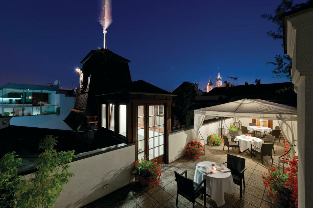 Hotel Grodek Krasków Εξωτερικό φωτογραφία The terrace of the restaurant