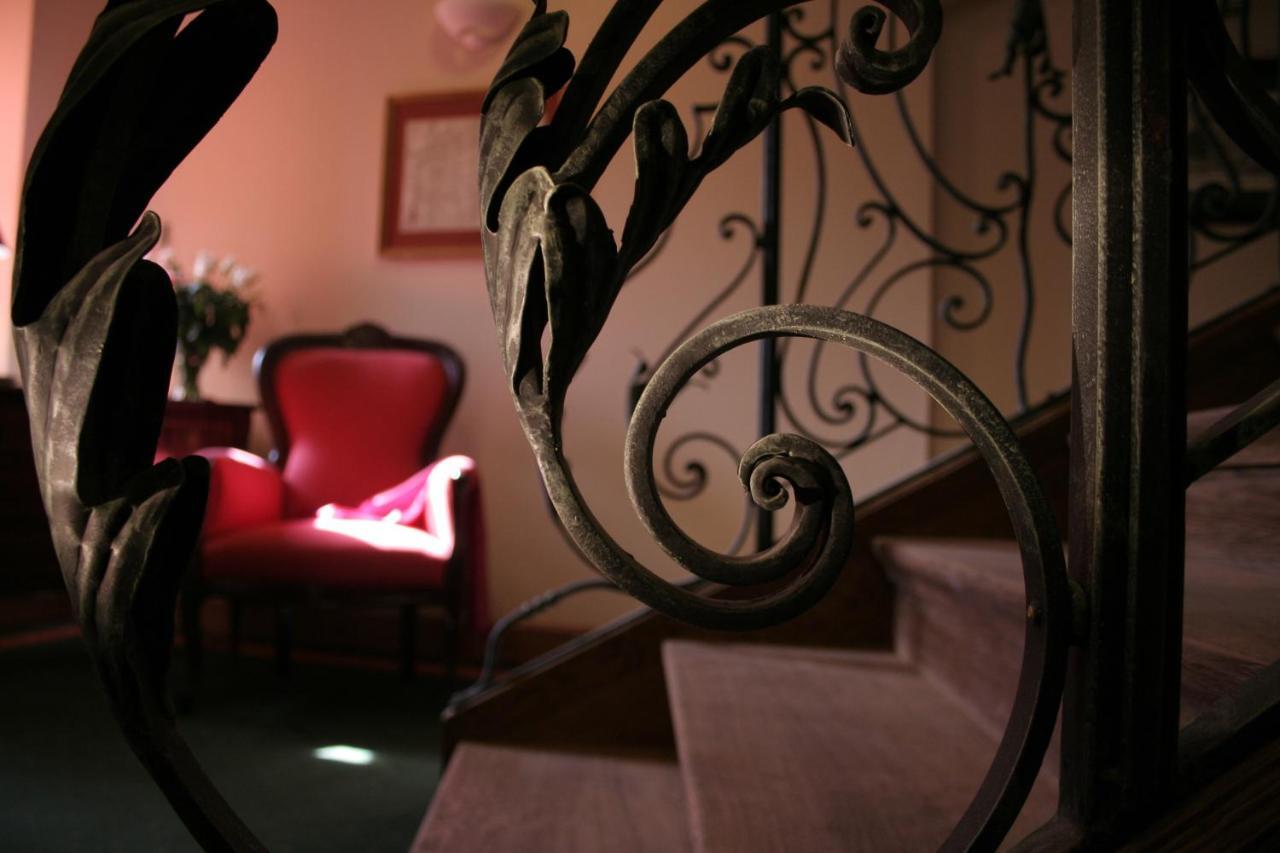 Hotel Grodek Krasków Εξωτερικό φωτογραφία Staircase